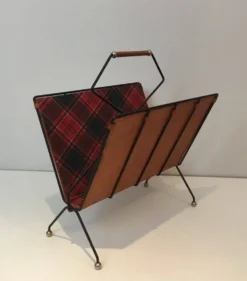 Porte-revues en métal laqué noir, cuir et tissus à carreaux
