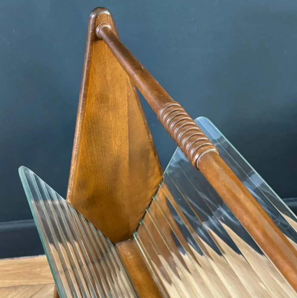 Porte-revues en verre cannelé et bois - années 50