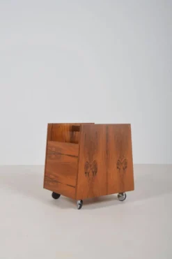 Porte-revues norvégien en palissandre par Rolf Hesland pour Bruksbo, années 1960.