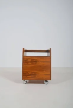 Porte-revues norvégien en palissandre par Rolf Hesland pour Bruksbo, années 1960.