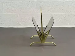 Porte-revues vintage en verre fumé et laiton