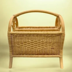 Porte-revue vintage en osier et bambou