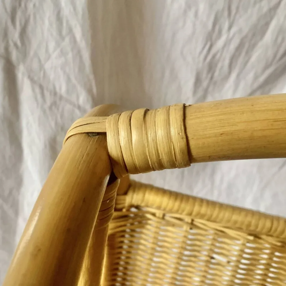Porte-revue vintage en osier et bambou