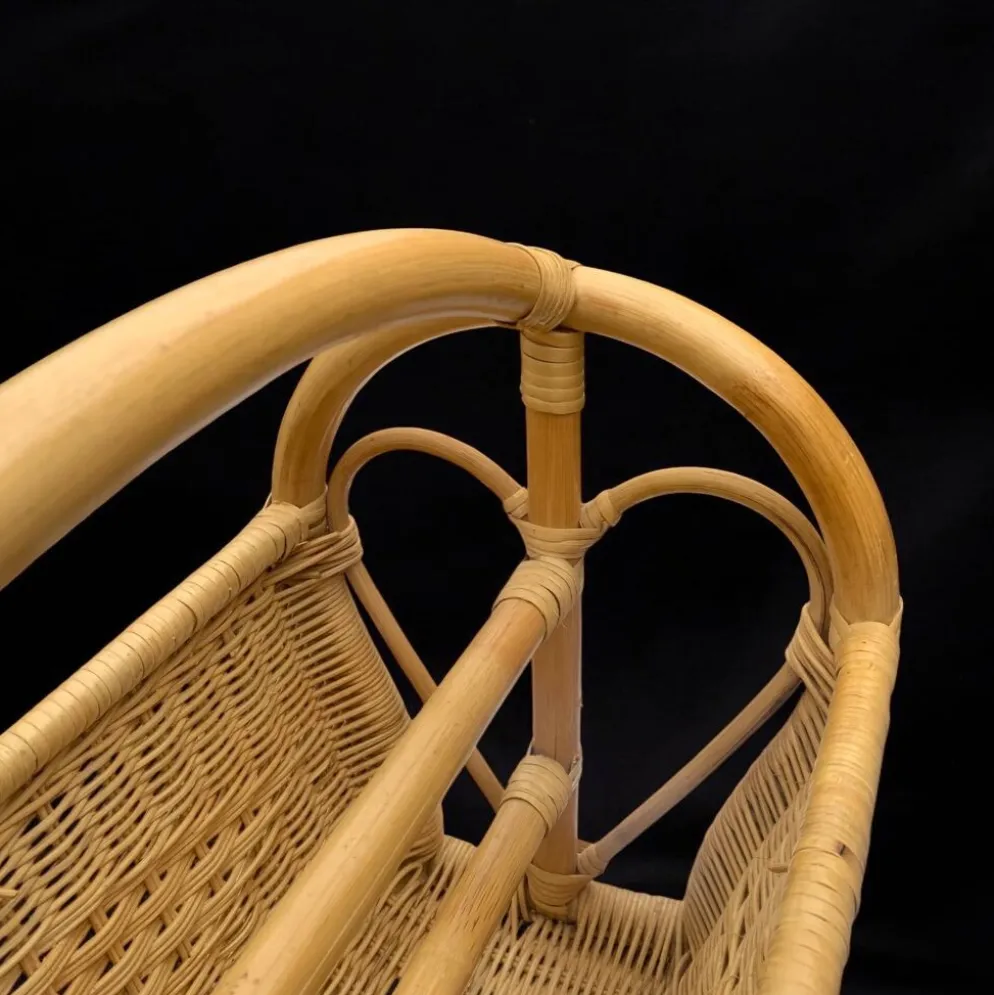 Porte-revue vintage en osier et bambou