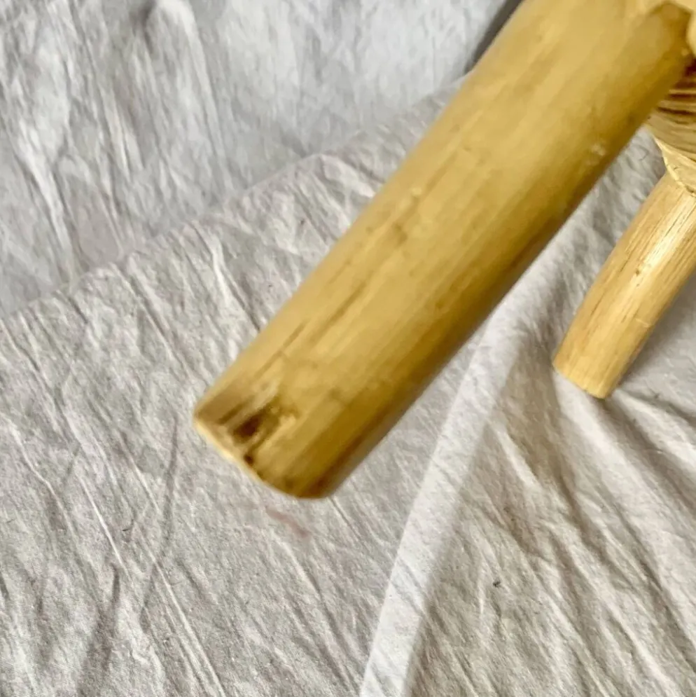 Porte-revue vintage en osier et bambou