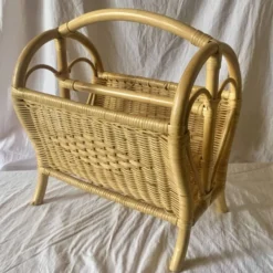 Porte-revue vintage en osier et bambou
