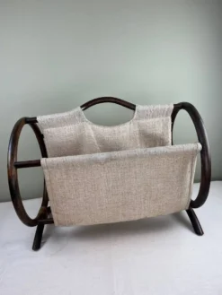 Porte revue vintage en rotin