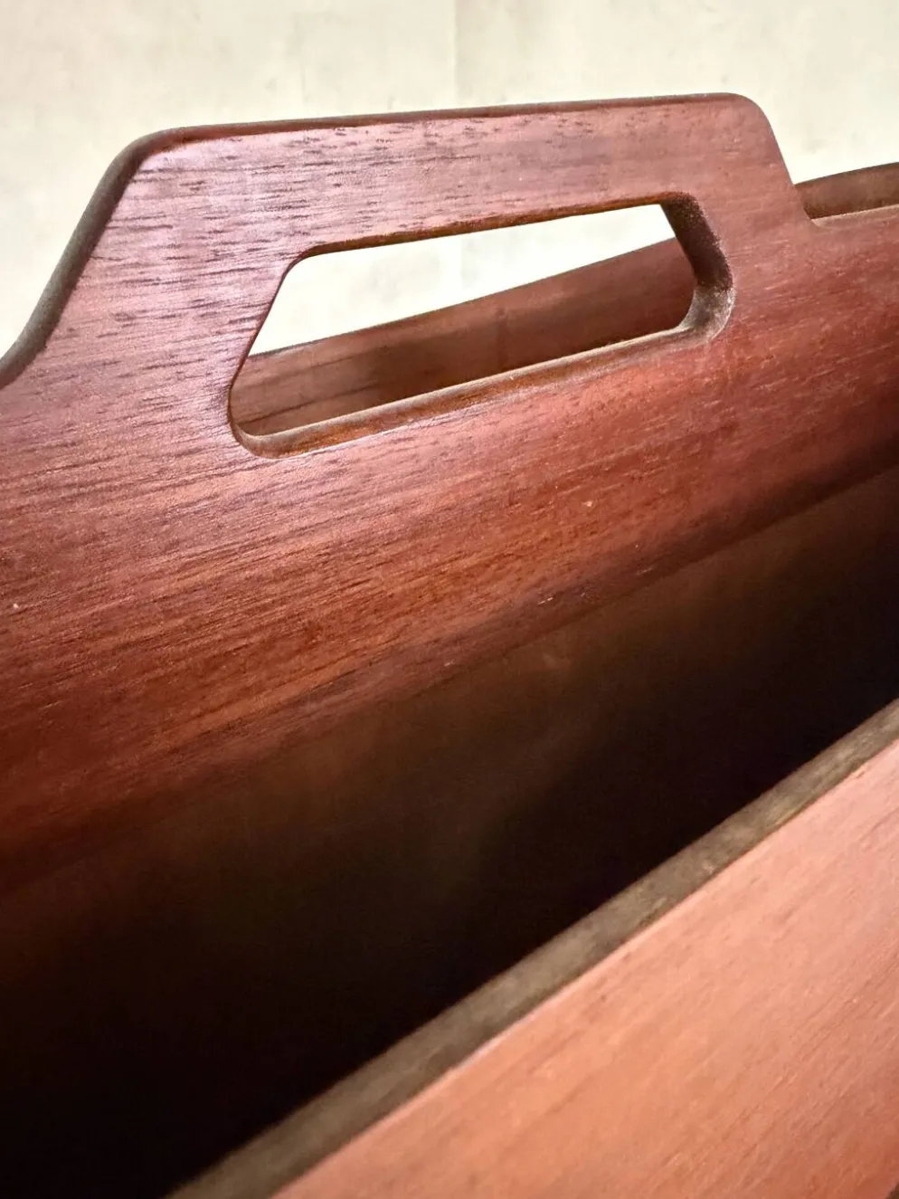 Porte-revue vintage scandinave en teck