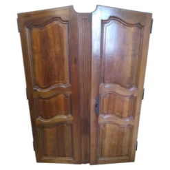 Portes avec gonds