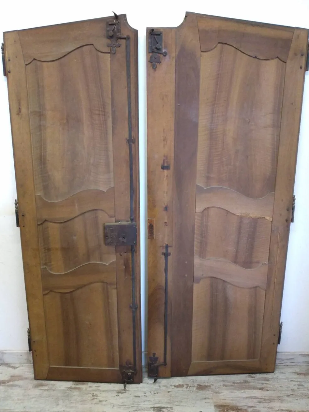 Portes avec gonds