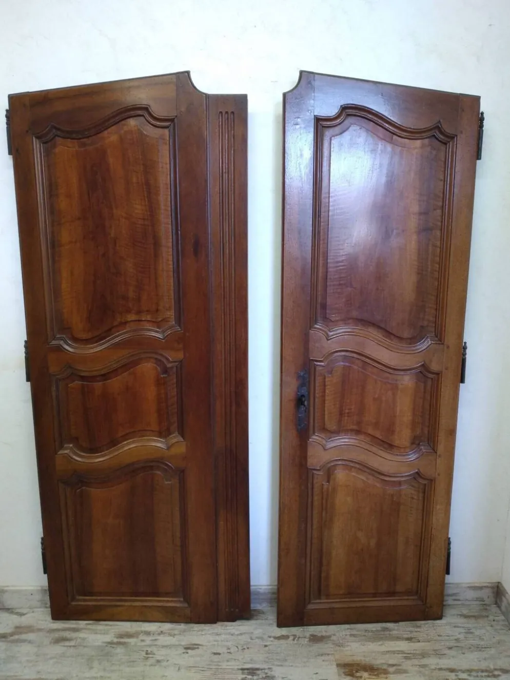 Portes avec gonds