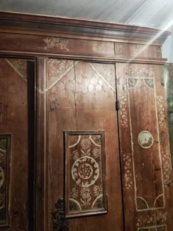 Portes de l'ancienne armoire alsacienne