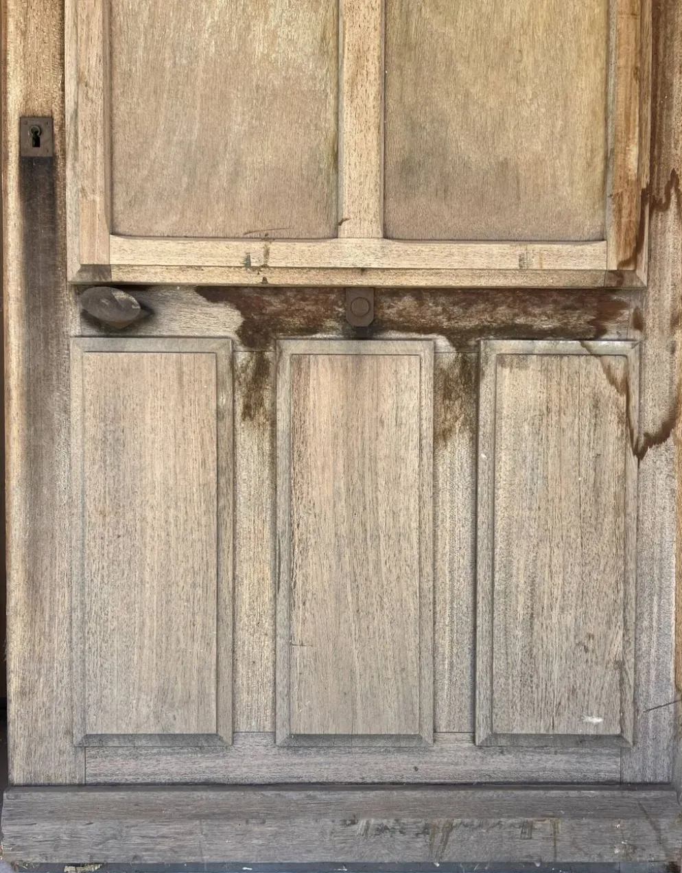 Portes en bois devanture de magasin ancienne + cadre