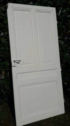 Porte 207x99,5cm de communication verso panneauté mouluré