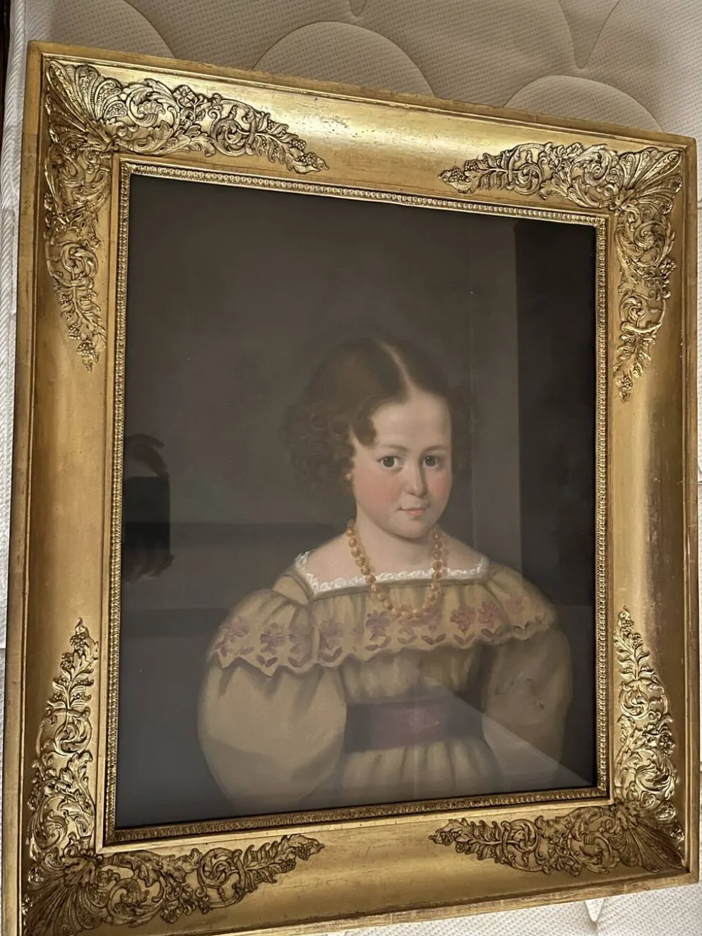 Portrait de petite fille, huile sur toile ancienne — XIXe siècle