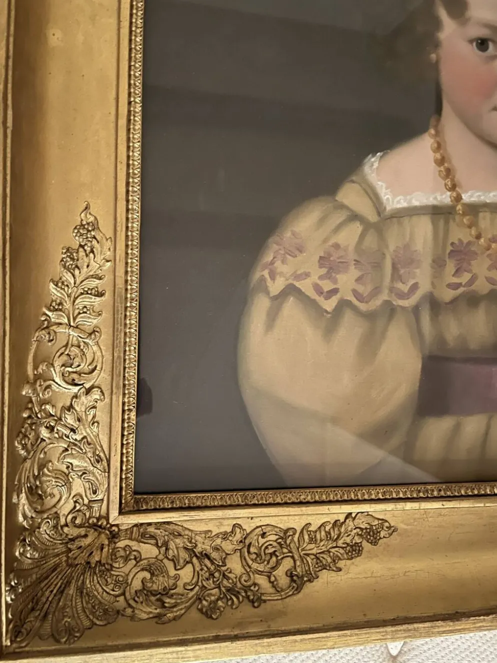 Portrait de petite fille, huile sur toile ancienne — XIXe siècle