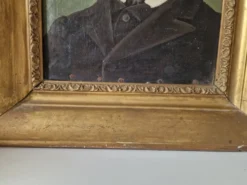 Portrait d'homme ancien cadre doré