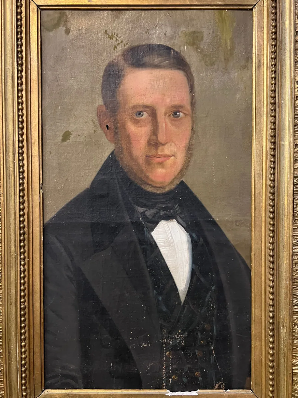 Portrait homme aux yeux bleus XIXe