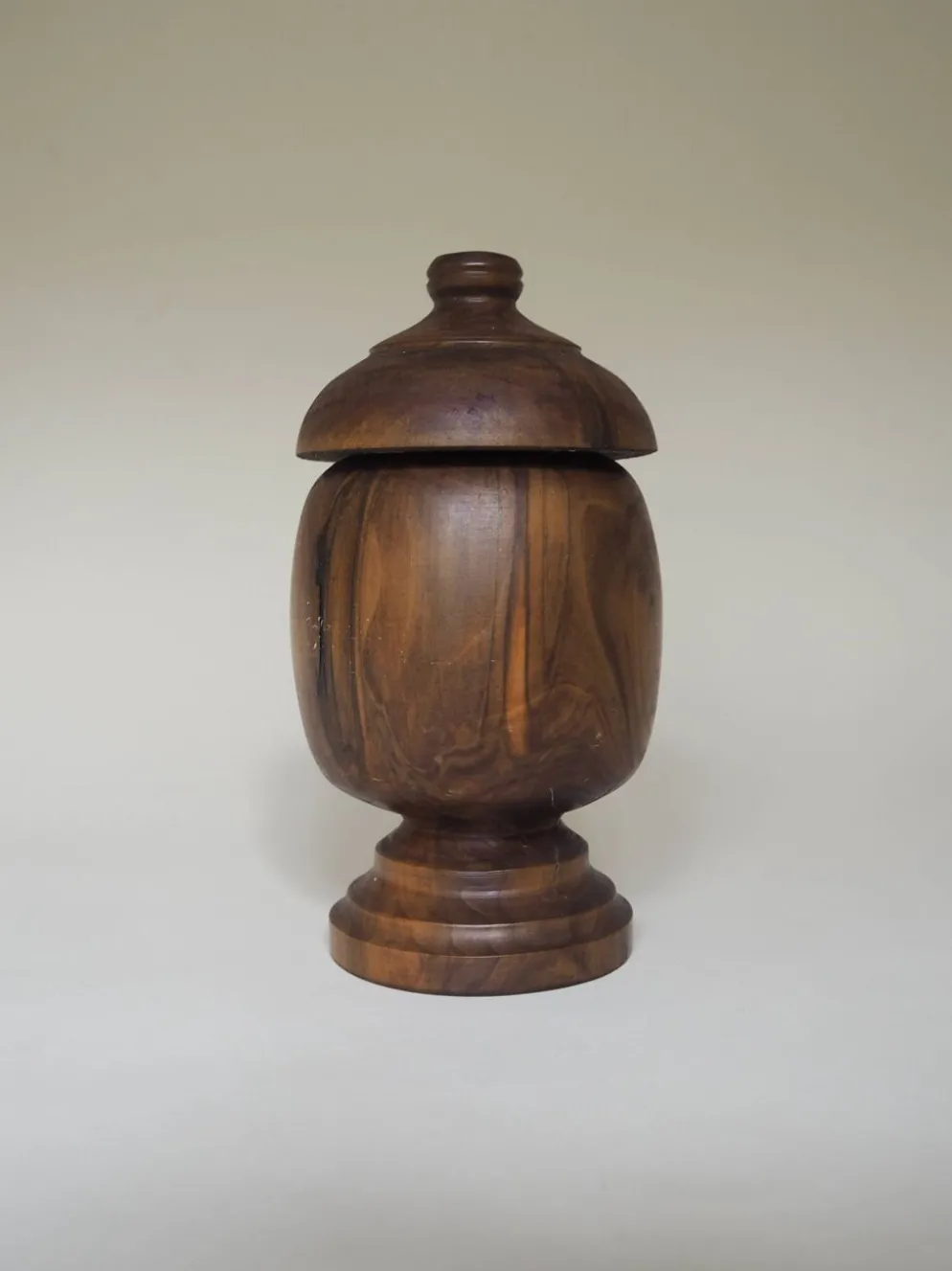 Pot en bois tourné