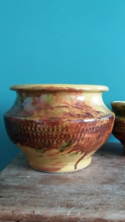 Pots de fleur, poterie provençale en terre cuite émaillée