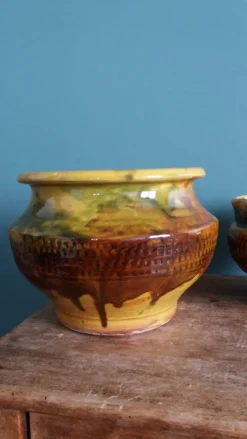 Pots de fleur, poterie provençale en terre cuite émaillée