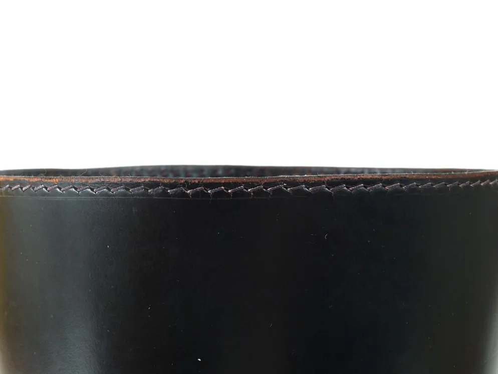 Poubelle à papier Mid-Century Carl Auböck en cuir noir et laiton, Autriche, années 1950