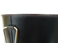 Poubelle à papier Mid-Century Carl Auböck en cuir noir et laiton, Autriche, années 1950