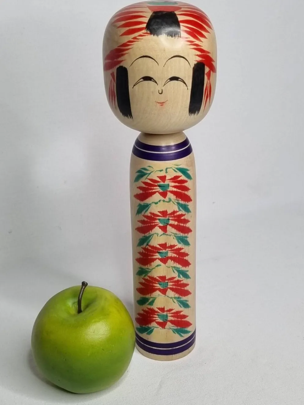 Poupée Kokeshi traditionnelle japonaise signée et numérotée, 31 cm, datée de 1964
