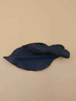 presse papier Sculpture en fonte forme de feuille