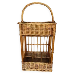 Range bouteilles en osier vintage