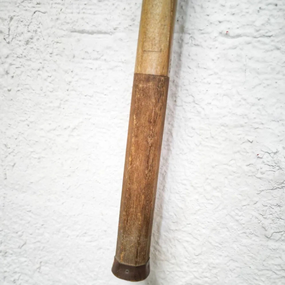 Raquette ancienne en bois avec cadre