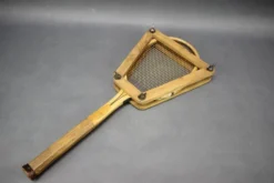 Raquette de tennis Prieur Paris avec presse en bois d'origine, vers 1930-1950