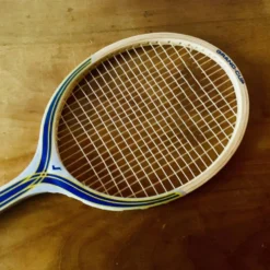 Raquette de tennis Snauwaert vintage dans sa housse