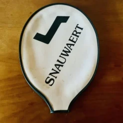 Raquette de tennis Snauwaert vintage dans sa housse