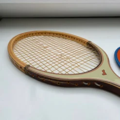 Raquette de tennis Snoopy John Newcombe