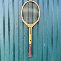 Raquette de tennis vintage