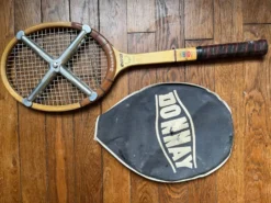 Raquette de tennis vintage