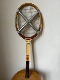 Raquette de tennis vintage