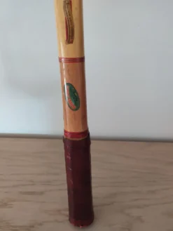 Raquette de tennis vintage avec cadre de maintien
