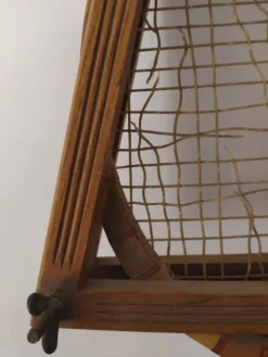 Raquette de tennis vintage avec cadre de maintien