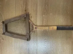 Raquette de tennis vintage La Hutte