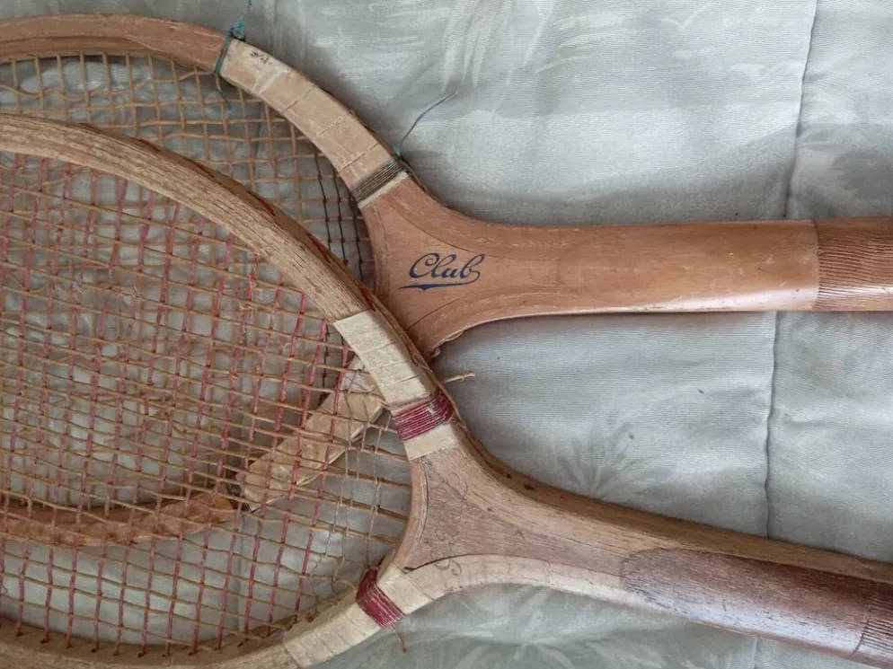 4 raquettes de tennis vintage en bois