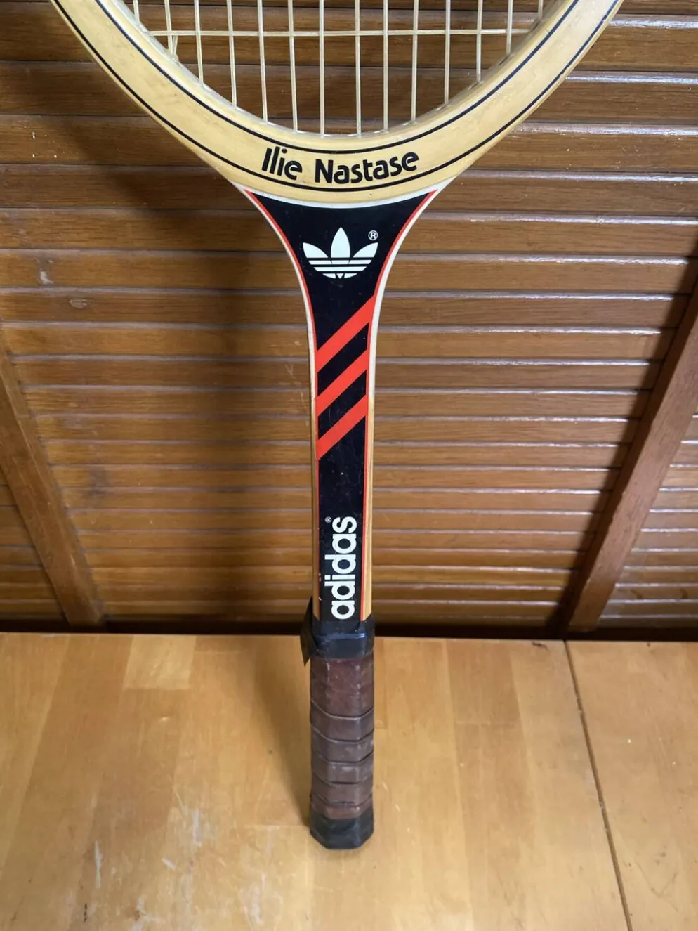 Raquette tennis ancienne adidas ilie nostase bois + housse noire vinta