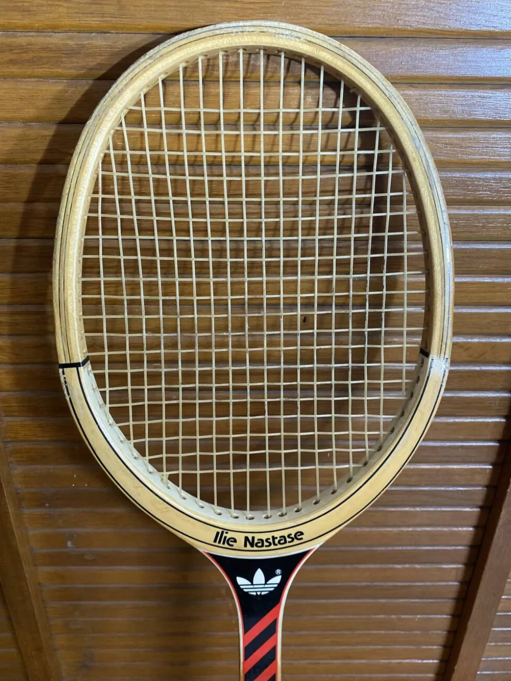 Raquette tennis ancienne adidas ilie nostase bois + housse noire vinta