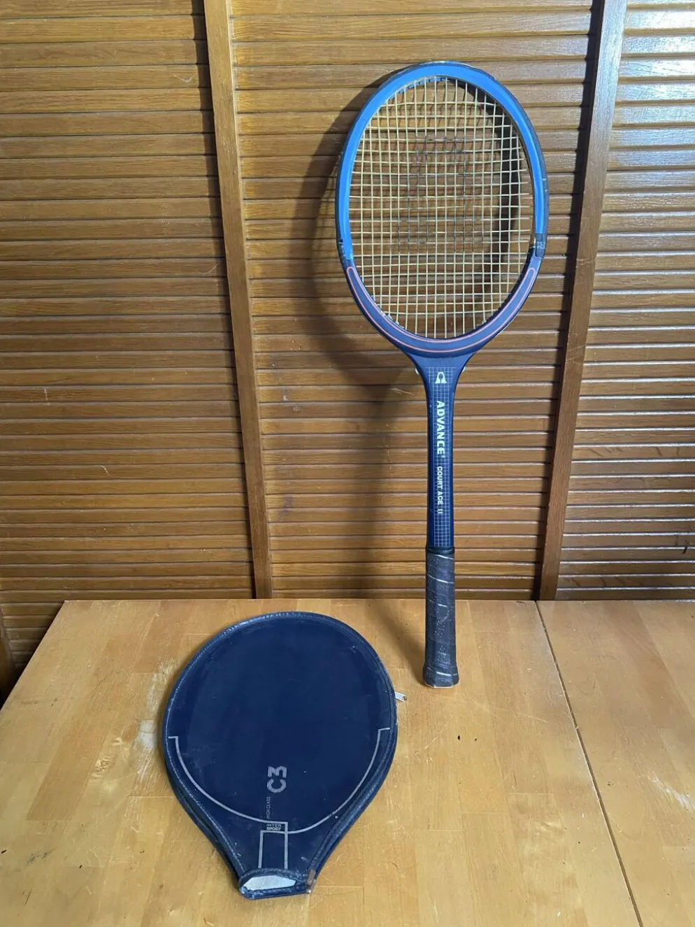 Raquette tennis ancienne courrier advance court ace 2 bois housse vint