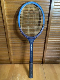 Raquette tennis ancienne courrier advance court ace 2 bois housse vint