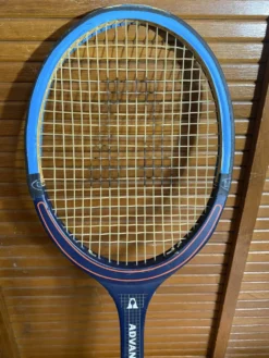 Raquette tennis ancienne courrier advance court ace 2 bois housse vint