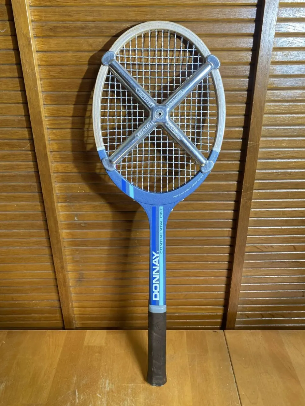 Raquette tennis ancienne donnay continental one bois + zéphyr vintage