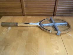 Raquette tennis ancienne dunlop flight bois + protection zéphyr vintag