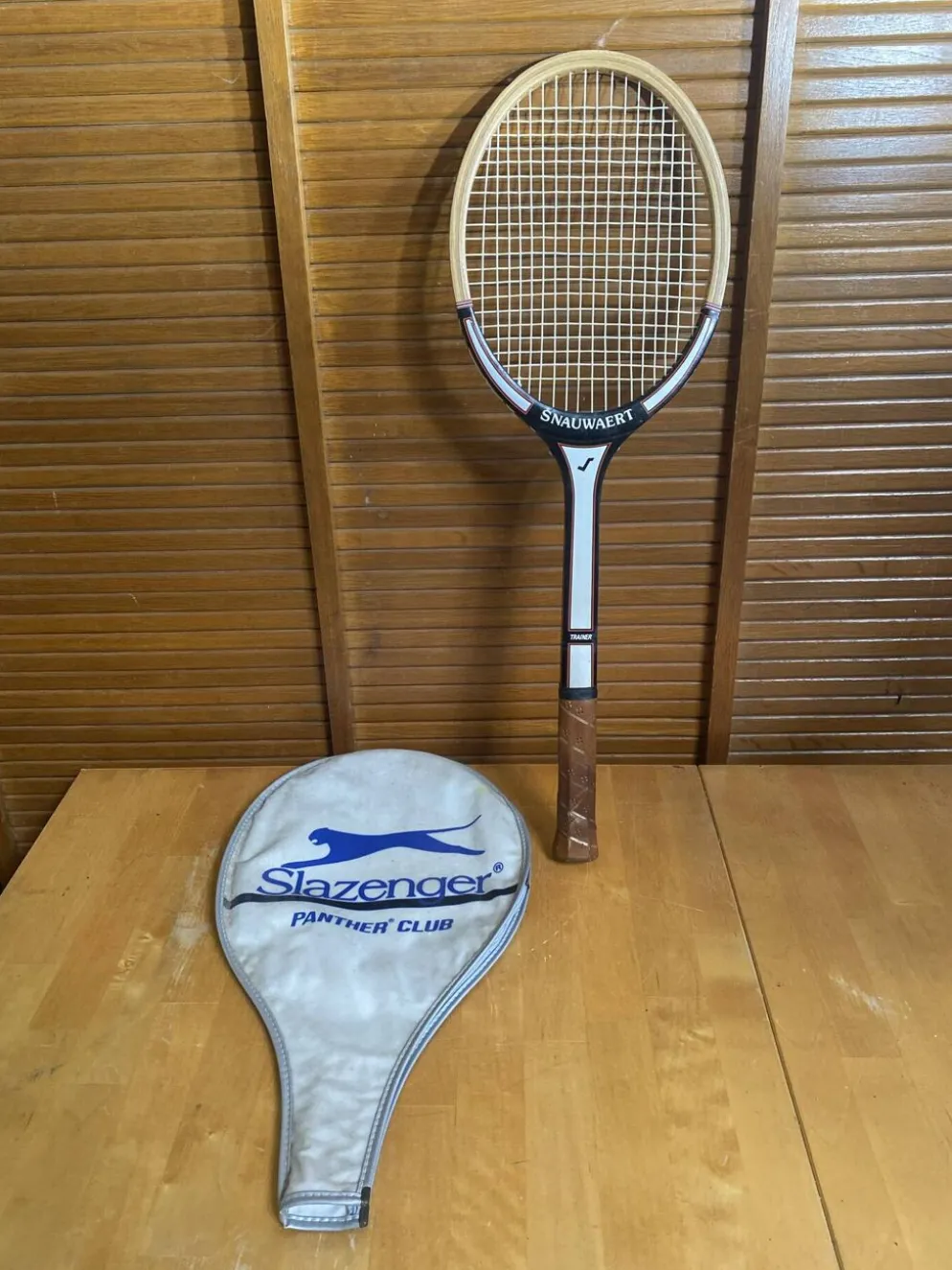 Raquette tennis ancienne snauwaert trainer bois + housse slazenger vin
